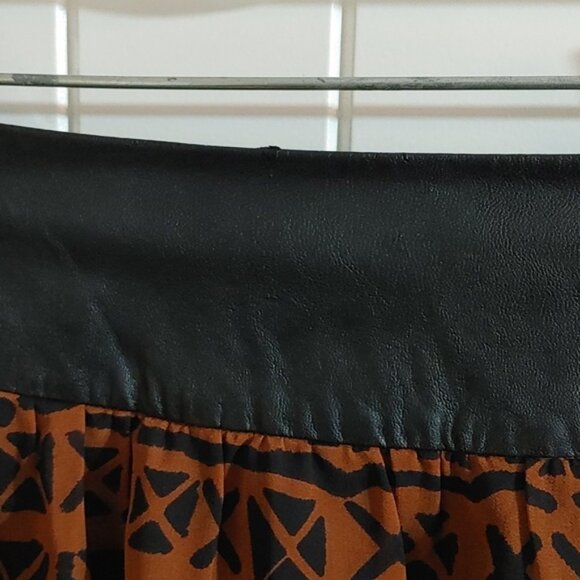 Amuse Society short skirt brown black tribal pattern - Picture 4 of 9